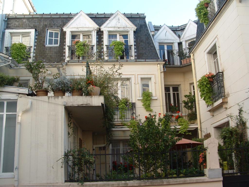 Hotel California Vichy Eksteriør billede